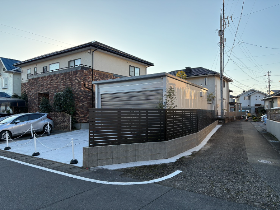 岐阜市　車庫新築工事（外構工事）　イナバタフレージ「WD-G5466MP」イナバフォルタウィズ「FW-1822+18KS」の写真